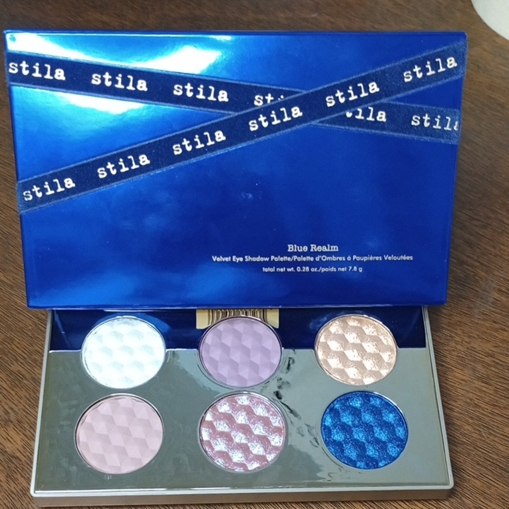 Stila Blue Realm Velvet Eye Shadow Palette — NIB